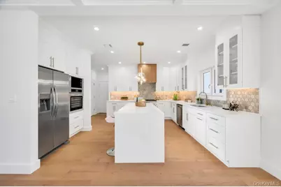 126 Rim Lane, Hicksville, NY 11801 - Photo 11