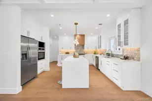 126 Rim Ln, Hicksville, NY 11801 - Photo 11