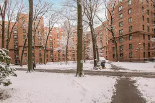 1521 Unionport Rd, Bronx, NY 10462 - Photo 9