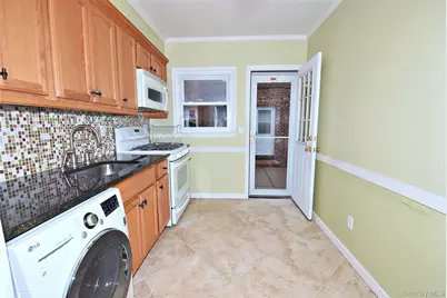 7516 197th Street, Fresh Meadows, NY 11366 - Photo 3