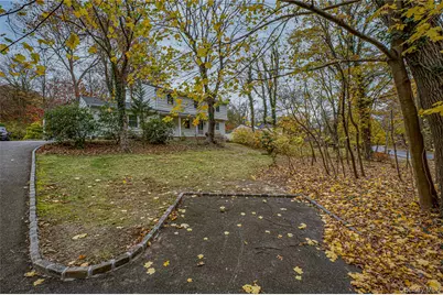 335 Landing Avenue, Smithtown, NY 11787 - Photo 37