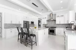 2 Sophia Ct, Westhampton, NY 11977 - Photo 9