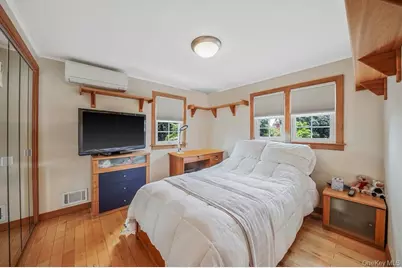 508 Chamberlin Street, East Meadow, NY 11554 - Photo 15