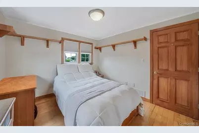 508 Chamberlin Street, East Meadow, NY 11554 - Photo 21