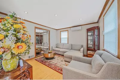 508 Chamberlin Street, East Meadow, NY 11554 - Photo 5