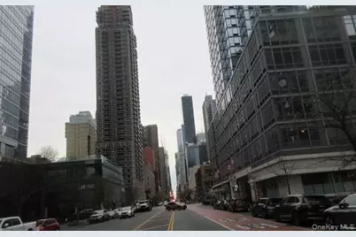 635 W 42nd Street #5F, New York, NY 10036 - Photo 11