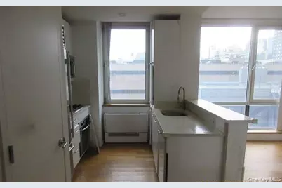 635 W 42nd Street #5F, New York, NY 10036 - Photo 5