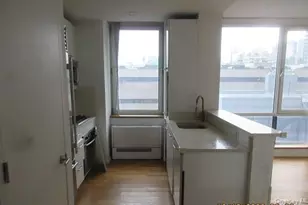 635 W 42nd St, New York, NY 10036 - Photo 5