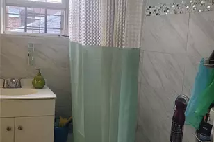 2924 Yates Ave, Bronx, NY 10469 - Photo 11