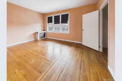 2924 Yates Avenue, Bronx, NY 10469 - Photo 11