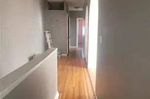 2924 Yates Ave, Bronx, NY 10469 - Photo 9