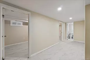 89-25 201st St, Hollis, NY 11423 - Photo 7