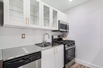 460 Old Town Road #5L, Port Jefferson Station, NY 11776 - Photo 7