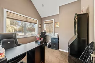 20 Mountain View Ave, Airmont, NY 10901 - Photo 19