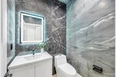 61 Stephen Drive, Plainview, NY 11803 - Photo 33