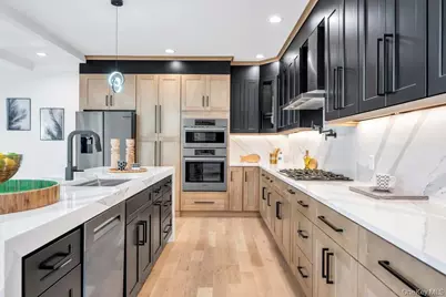 61 Stephen Drive, Plainview, NY 11803 - Photo 11