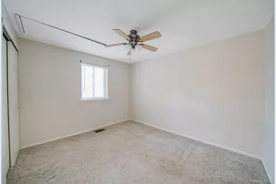 586 Blue Ridge Drive, Medford, NY 11763 - Photo 11