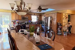 737 3rd St, Ronkonkoma, NY 11779 - Photo 5