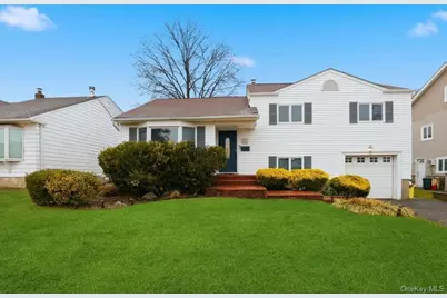 58 Circle Drive, Syosset, NY 11791 - Photo 1