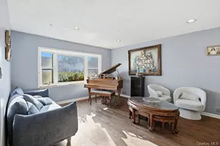 58 Circle Dr, Syosset, NY 11791 - Photo 3