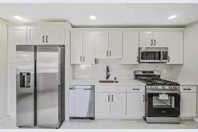 20 Bowling Lane, Deer Park, NY 11729 - Photo 15