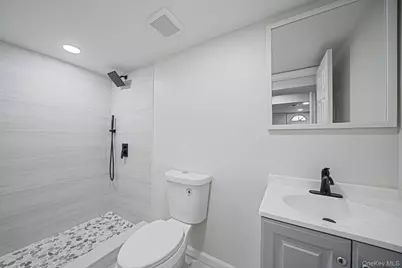 20 Bowling Lane, Deer Park, NY 11729 - Photo 23