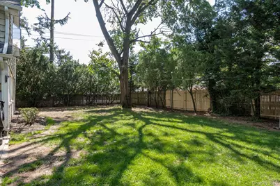 151 Milburn Lane, East Hills, NY 11577 - Photo 25