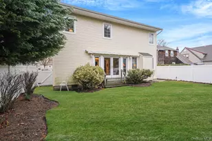 221 Thelma Ave, Merrick, NY 11566 - Photo 7