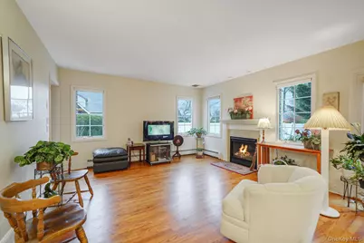 221 Thelma Avenue, Merrick, NY 11566 - Photo 11