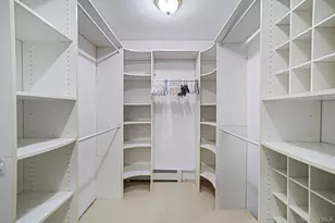 221 Thelma Ave, Merrick, NY 11566 - Photo 35