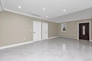 27-09 Utopia Pkwy, Flushing, NY 11358 - Photo 5