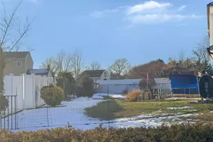 22 Forte Ave, Medford, NY 11763 - Photo 3