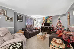 377 Deer Rd, Ronkonkoma, NY 11779 - Photo 17