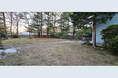 19 Sherwood Court, Ronkonkoma, NY 11779 - Photo 7