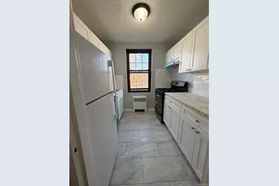 70-43 Park Drive East B, Kew Gardens, NY 11367 - Photo 5