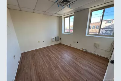 3800 E Tremont Avenue, Bronx, NY 10465 - Photo 3