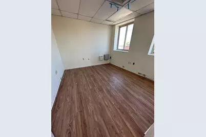 3800 E Tremont Avenue, Bronx, NY 10465 - Photo 1