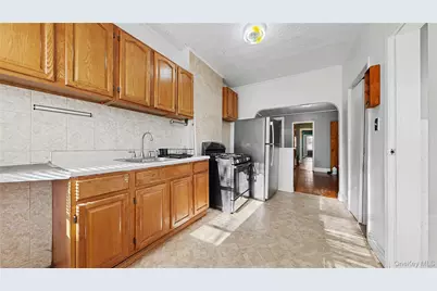 6424 Madison Street, Ridgewood, NY 11385 - Photo 19