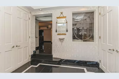 178 Wildacre Avenue, Lawrence, NY 11559 - Photo 11