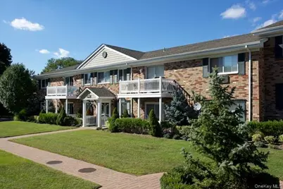 218 Lakeland Avenue #K8, Sayville, NY 11782 - Photo 1