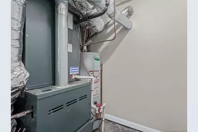 181 Whittier Avenue, North Babylon, NY 11703 - Photo 25