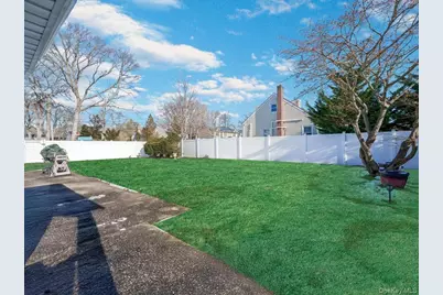 181 Whittier Avenue, North Babylon, NY 11703 - Photo 31