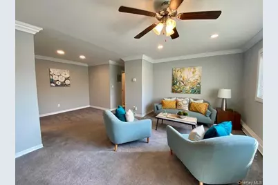 323 Brook Avenue #323-1A, Bay Shore, NY 11706 - Photo 3