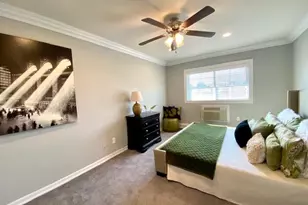 323 Brook Ave, Bay Shore, NY 11706 - Photo 5