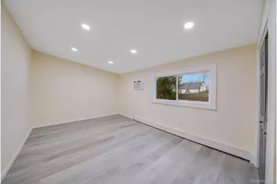 20 Matsunaye Drive, Medford, NY 11763 - Photo 17