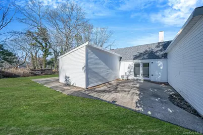 20 Matsunaye Drive, Medford, NY 11763 - Photo 5