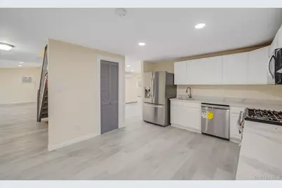 20 Matsunaye Drive, Medford, NY 11763 - Photo 9