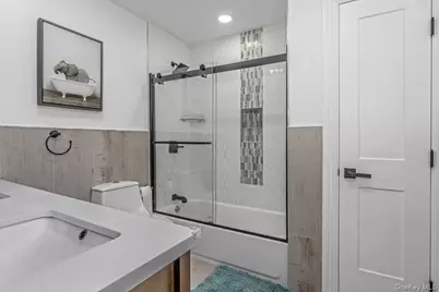 7 Sebree Place, Plainview, NY 11803 - Photo 23