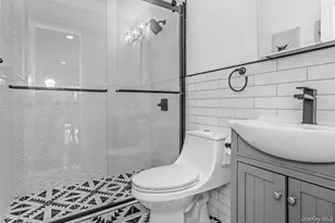 7 Sebree Pl, Plainview, NY 11803 - Photo 15