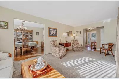 2 Greenpine Court, Dix Hills, NY 11746 - Photo 11